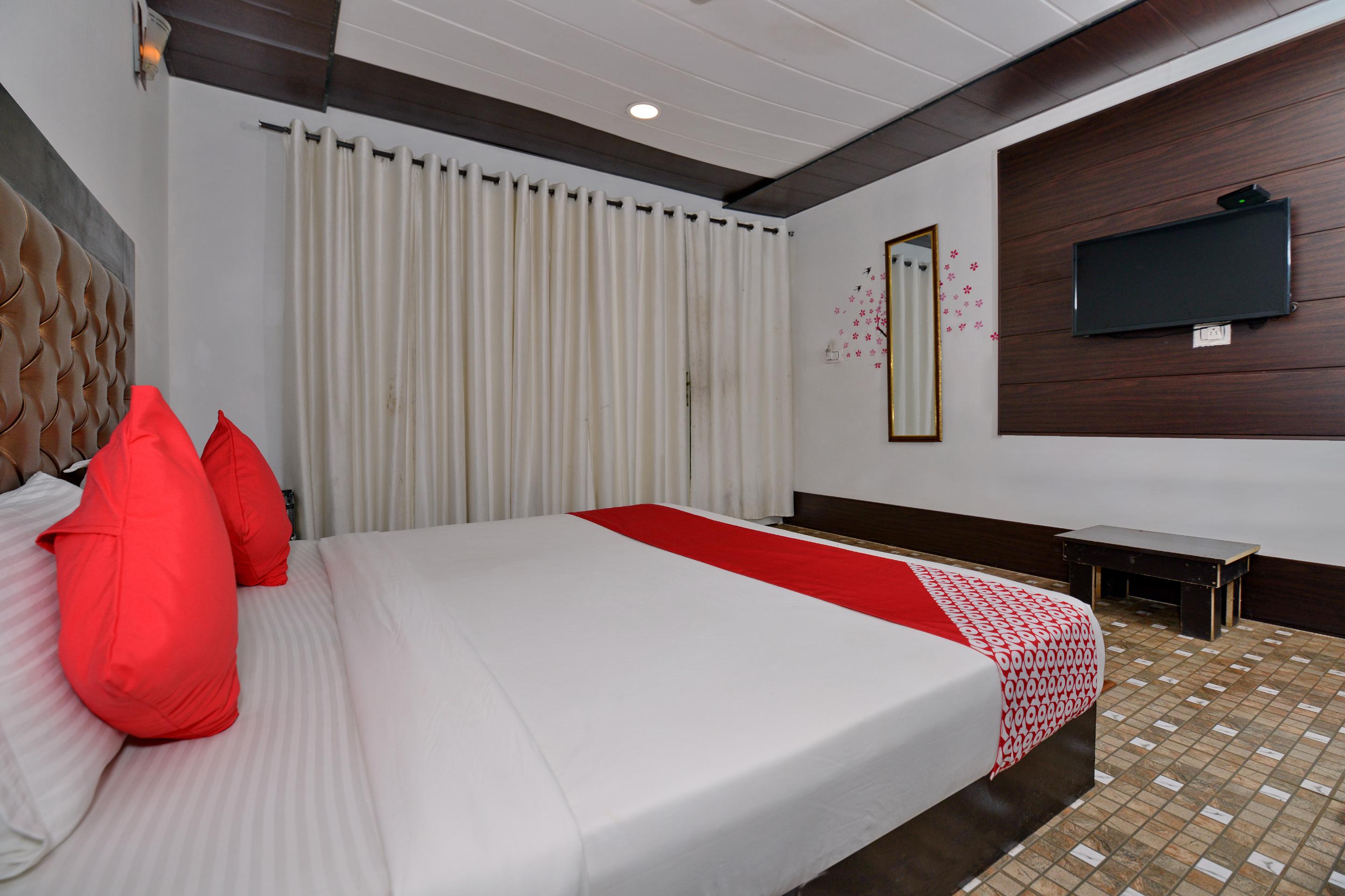 Collection O Retreat Morjim Resort Buitenkant foto