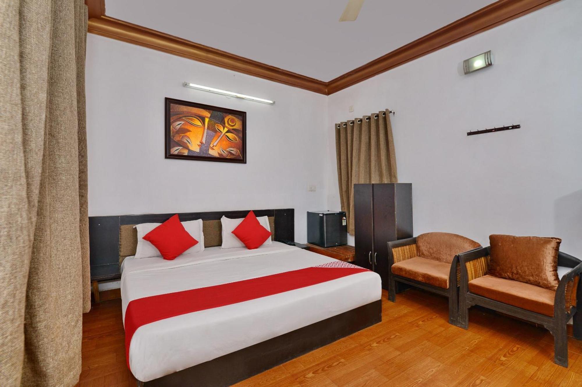 Collection O Retreat Morjim Resort Buitenkant foto