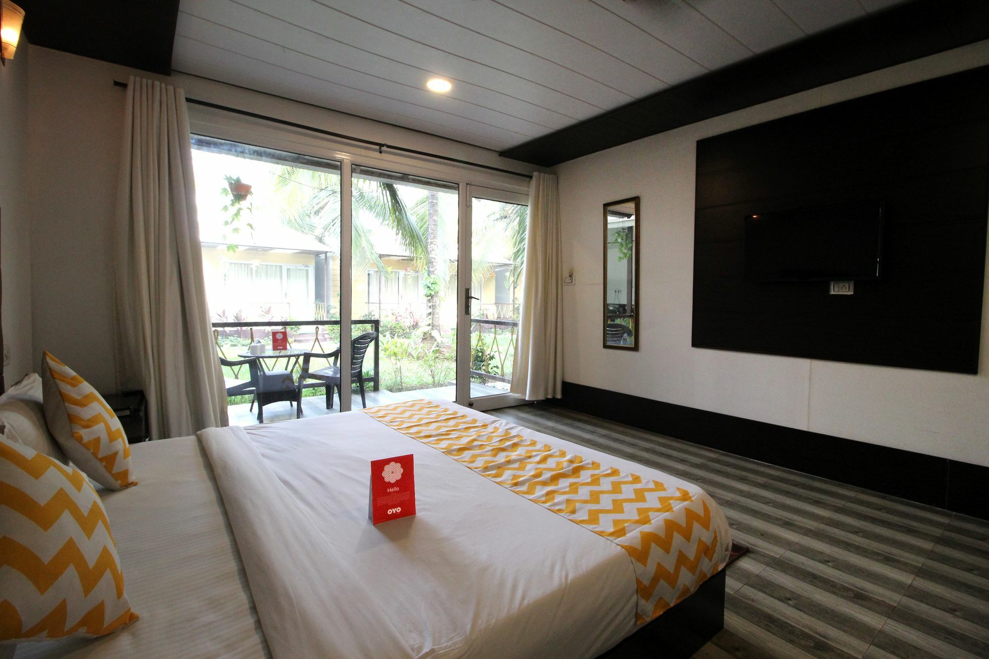 Collection O Retreat Morjim Resort Buitenkant foto