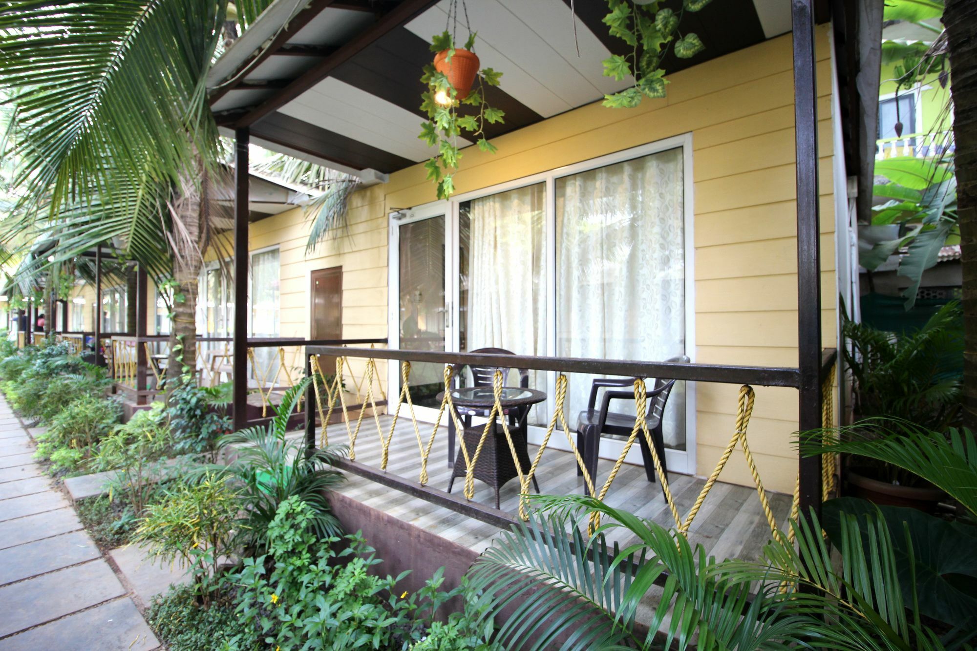 Collection O Retreat Morjim Resort Buitenkant foto