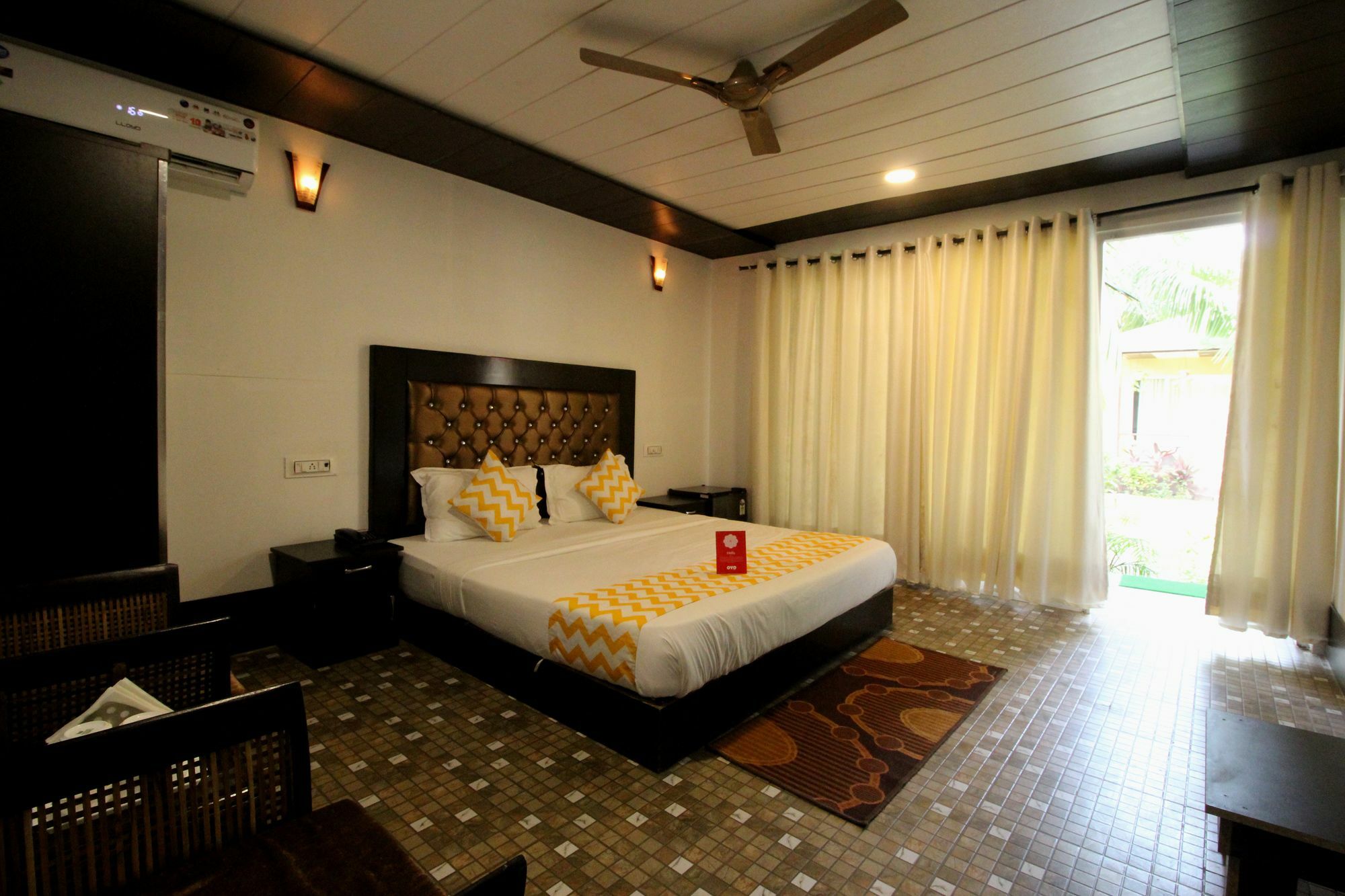 Collection O Retreat Morjim Resort Buitenkant foto